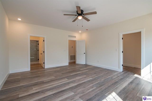 237 Sangria Ct, Vine Grove, KY 40175