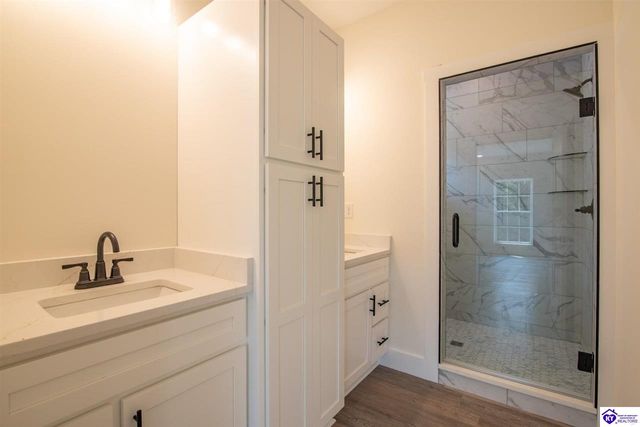 237 Sangria Ct, Vine Grove, KY 40175