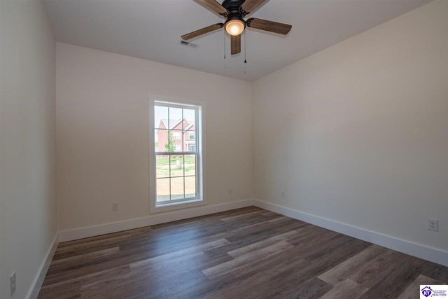 237 Sangria Ct, Vine Grove, KY 40175