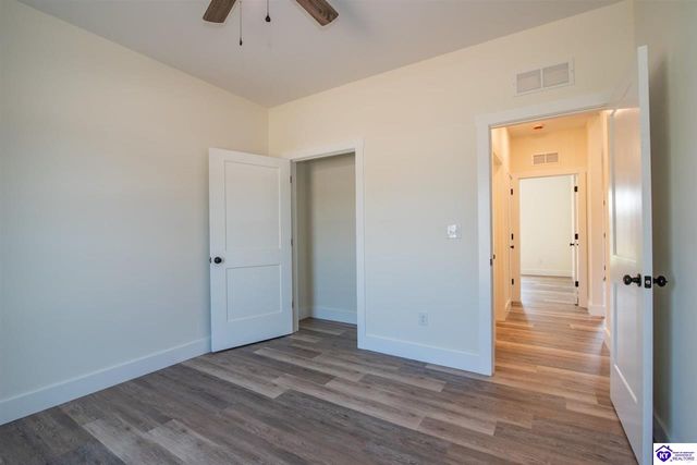 237 Sangria Ct, Vine Grove, KY 40175