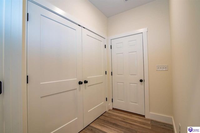 237 Sangria Ct, Vine Grove, KY 40175