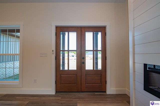 237 Sangria Ct, Vine Grove, KY 40175