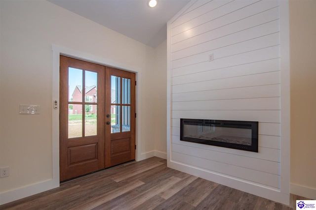 237 Sangria Ct, Vine Grove, KY 40175