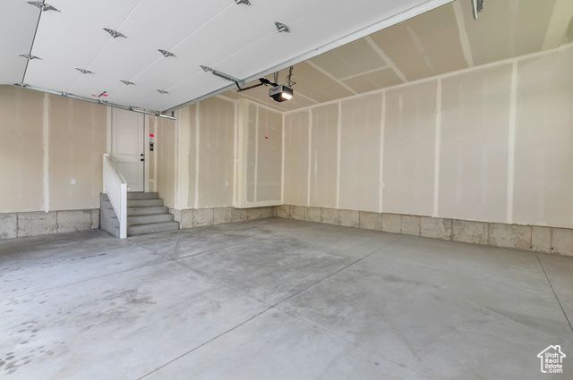 551 W SUMMERHILL LN, Centerville, UT 84014