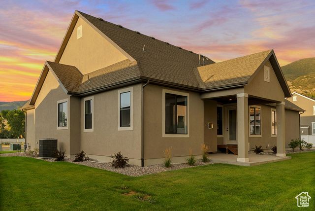 551 W SUMMERHILL LN, Centerville, UT 84014