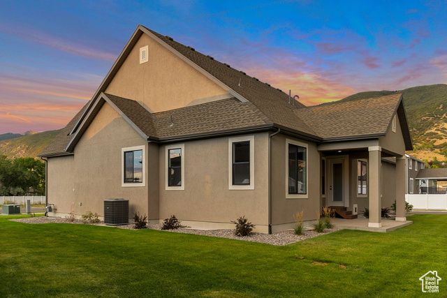 551 W SUMMERHILL LN, Centerville, UT 84014