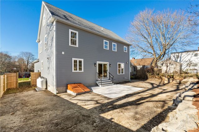 70 Magnolia Street, Bristol, RI 02809
