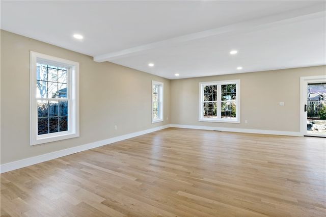 70 Magnolia Street, Bristol, RI 02809