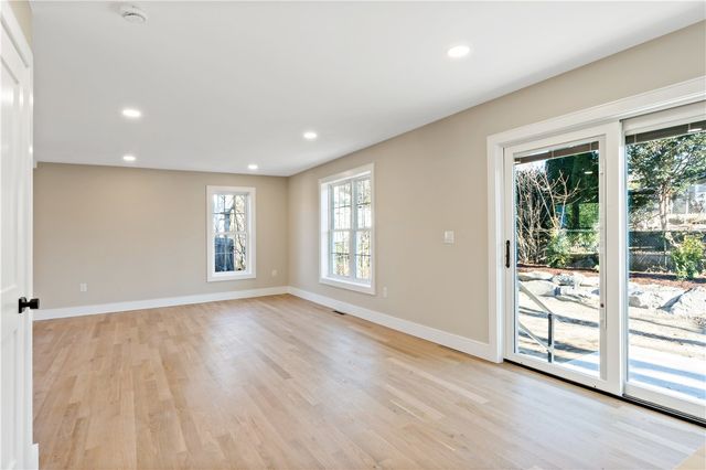 70 Magnolia Street, Bristol, RI 02809