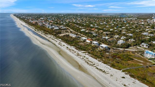 466 E Gulf DR, Sanibel, FL 33957