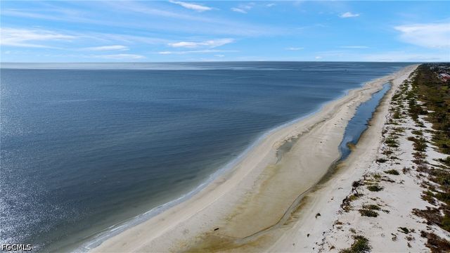 466 E Gulf DR, Sanibel, FL 33957