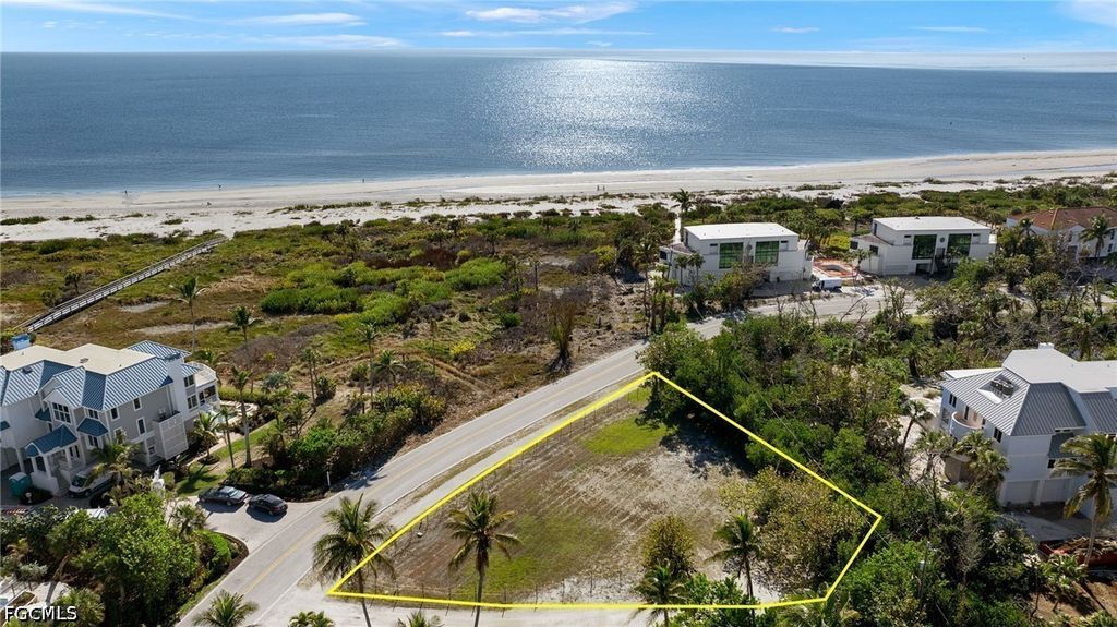 466 E Gulf DR, Sanibel, FL 33957