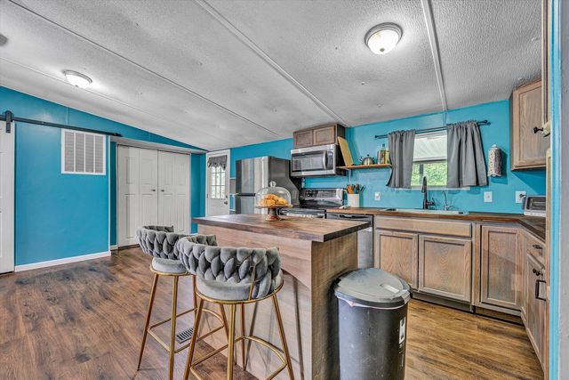 1181 Huntington DR, Bedford, VA 24523