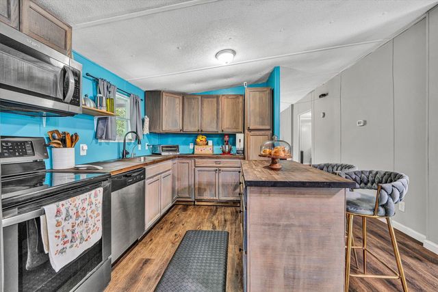1181 Huntington DR, Bedford, VA 24523