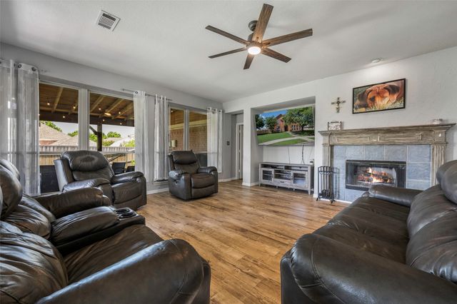 7305 Meadowwood Drive, Rowlett, TX 75089