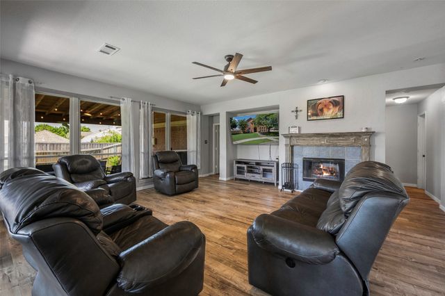 7305 Meadowwood Drive, Rowlett, TX 75089