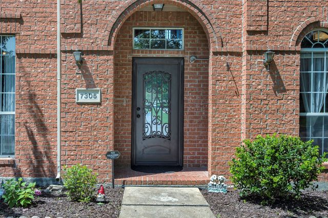 7305 Meadowwood Drive, Rowlett, TX 75089