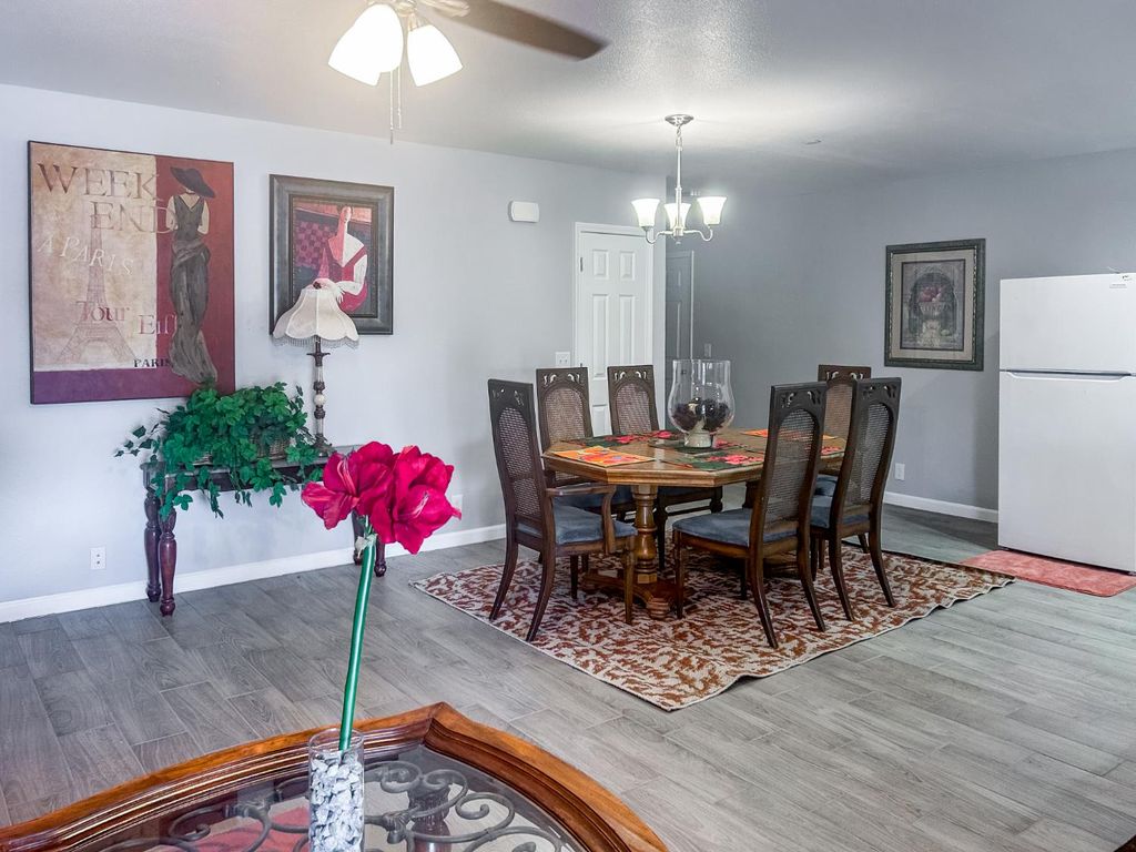 Image 10 of property listing at 3280 Mccall Avenue, Selma, CA 93662