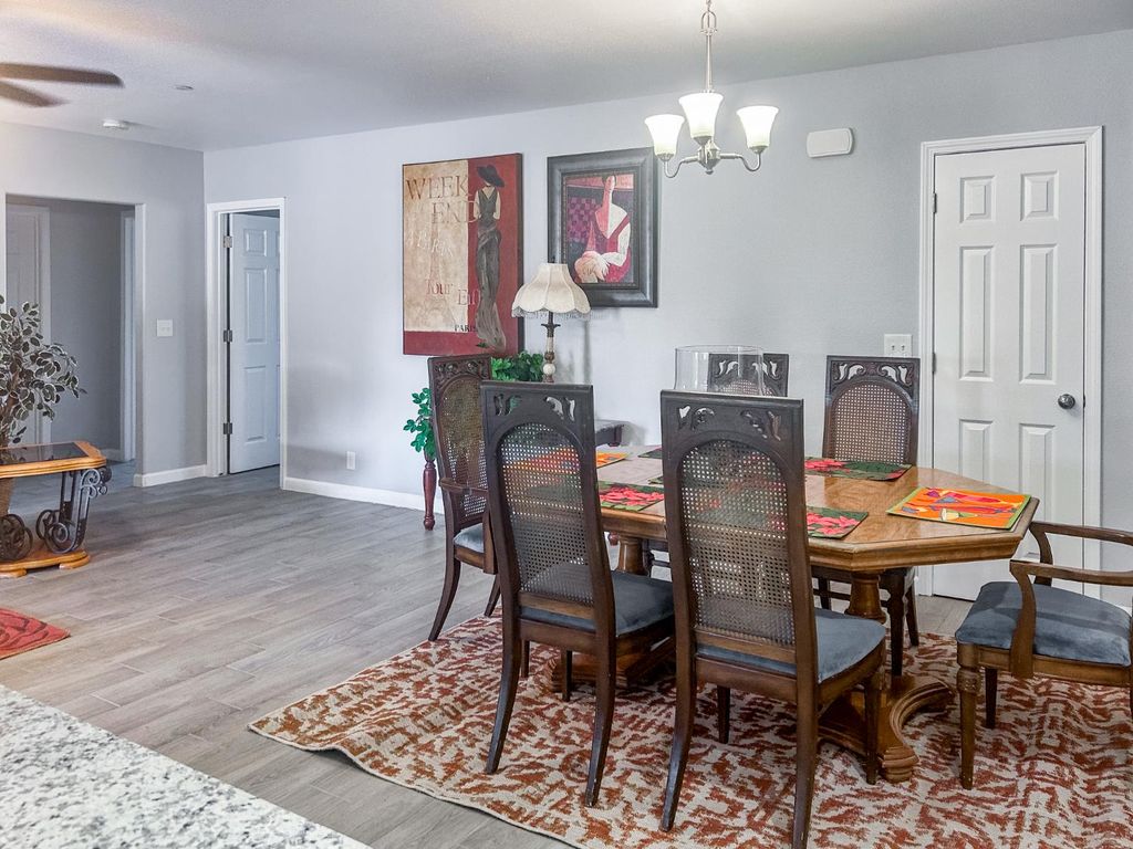 Image 11 of property listing at 3280 Mccall Avenue, Selma, CA 93662