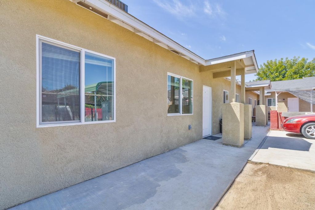 Image 14 of property listing at 3280 Mccall Avenue, Selma, CA 93662