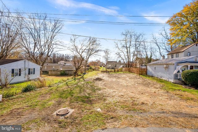 406 E 11TH AVE, Ranson, WV 25438