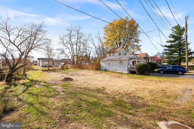 406 E 11TH AVE, Ranson, WV 25438