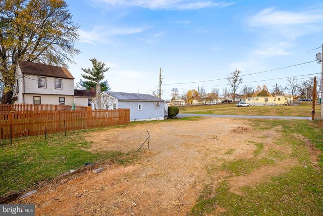 406 E 11TH AVE, Ranson, WV 25438