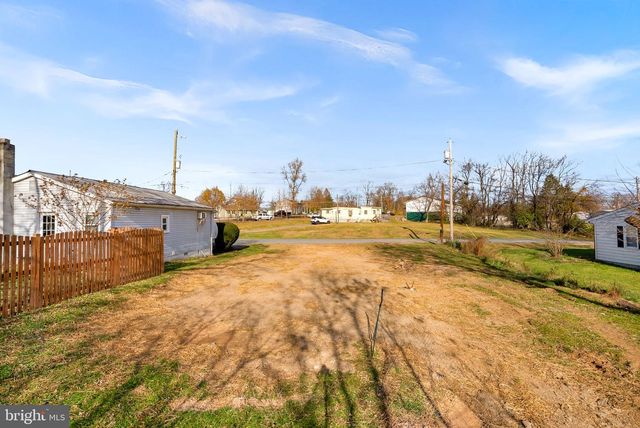 406 E 11TH AVE, Ranson, WV 25438