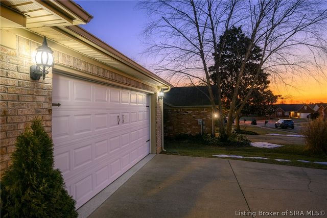 5807 Quarter Court, Jeffersonville, IN 47130