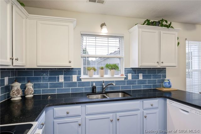 5807 Quarter Court, Jeffersonville, IN 47130