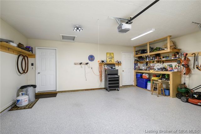 5807 Quarter Court, Jeffersonville, IN 47130