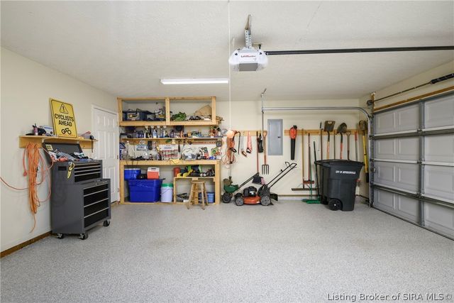 5807 Quarter Court, Jeffersonville, IN 47130