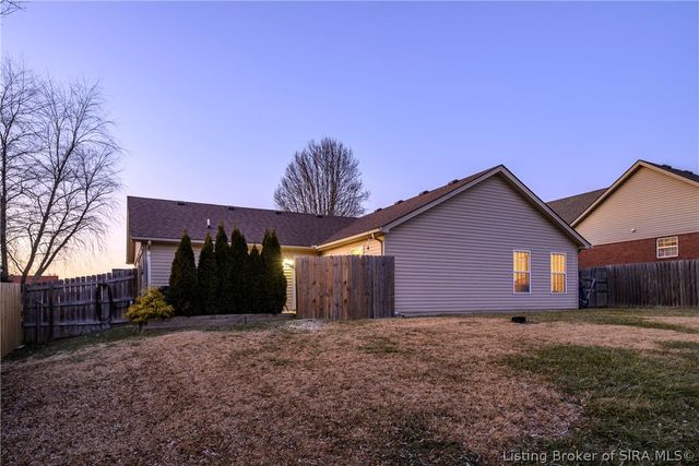5807 Quarter Court, Jeffersonville, IN 47130