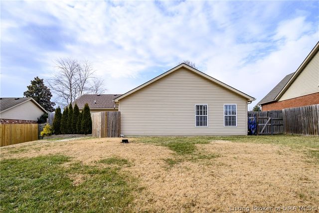 5807 Quarter Court, Jeffersonville, IN 47130