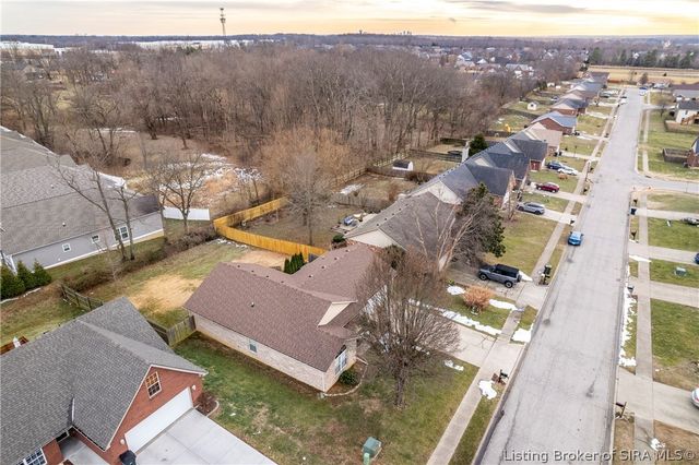 5807 Quarter Court, Jeffersonville, IN 47130