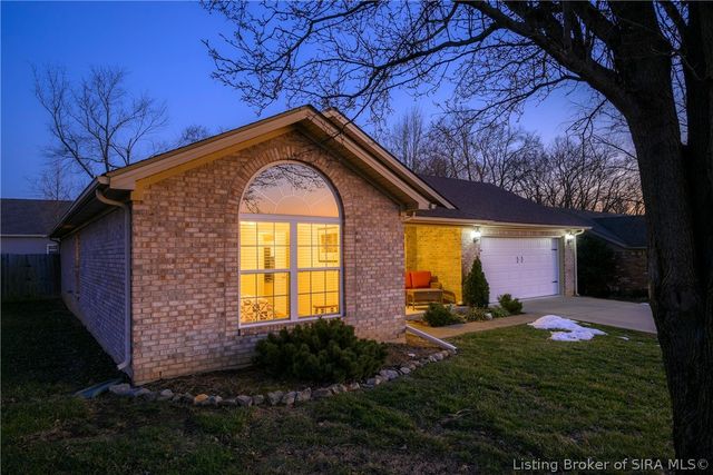 5807 Quarter Court, Jeffersonville, IN 47130