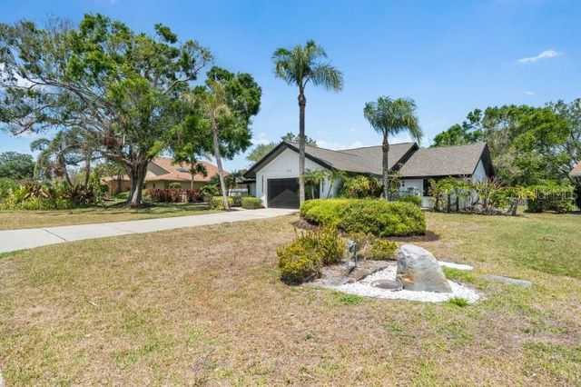 5474 DOMINICA CIRCLE, Sarasota, FL 34233