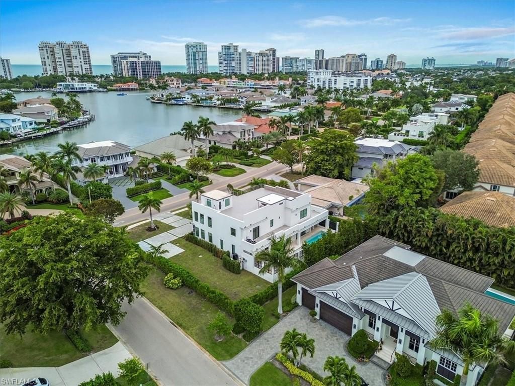 3800 Crayton RD, NAPLES, FL 34103 — photo 4