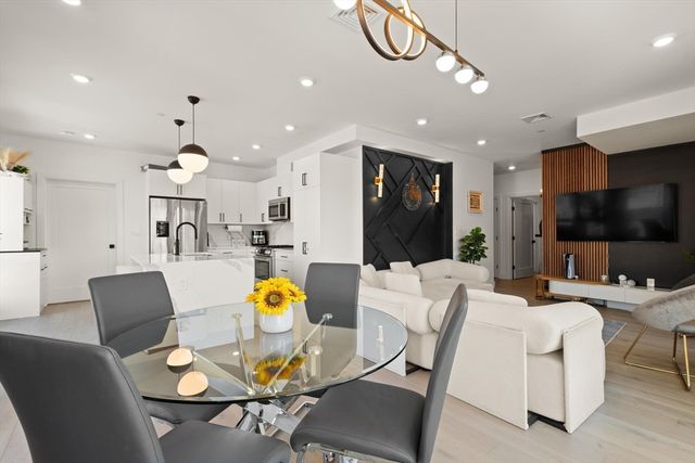 11 Tafthill Ter 4, Boston, MA 02131