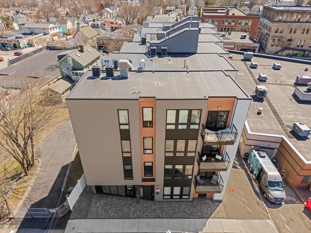 11 Tafthill Ter 4, Boston, MA 02131