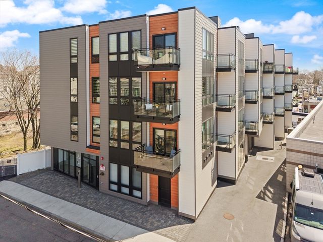 11 Tafthill Ter 4, Boston, MA 02131