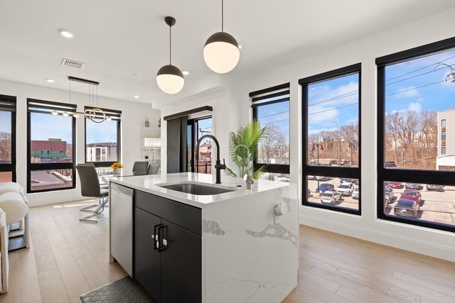 11 Tafthill Ter 4, Boston, MA 02131