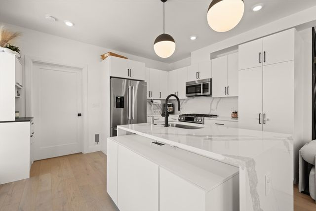 11 Tafthill Ter 4, Boston, MA 02131