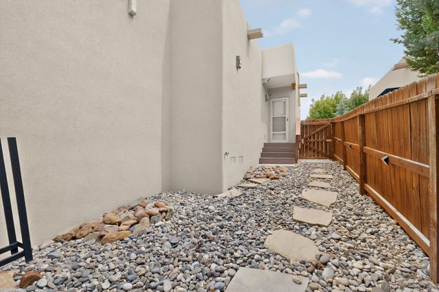 3001 Pueblo Puye, Santa Fe, NM 87507
