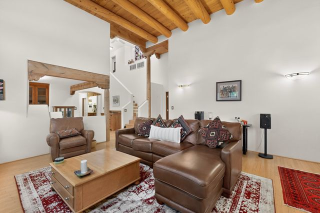 3001 Pueblo Puye, Santa Fe, NM 87507