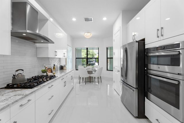 5603 Delacroix Terrace, Palm Beach Gardens, FL 33418