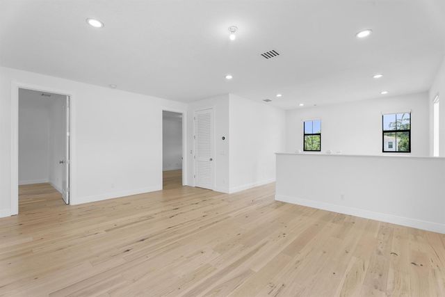 5603 Delacroix Terrace, Palm Beach Gardens, FL 33418
