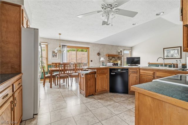 6862 Red Deer Circle NW, Canton, OH 44708