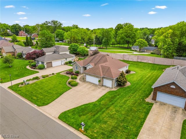 6862 Red Deer Circle NW, Canton, OH 44708