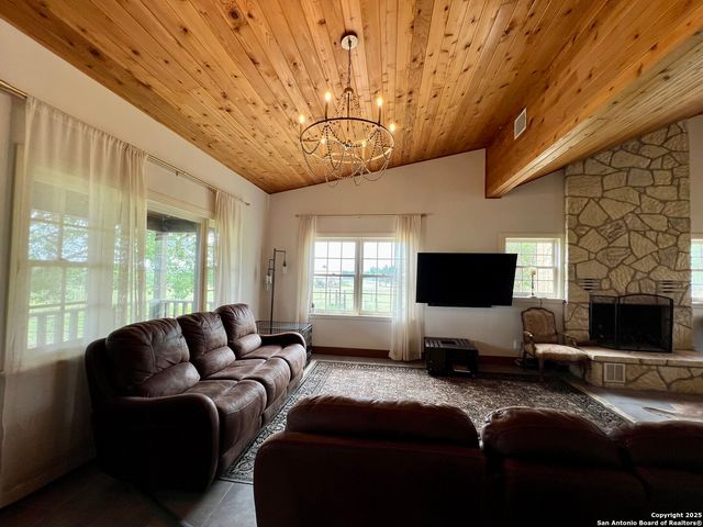 545 HIGHGATE DR, Bandera, TX 78003